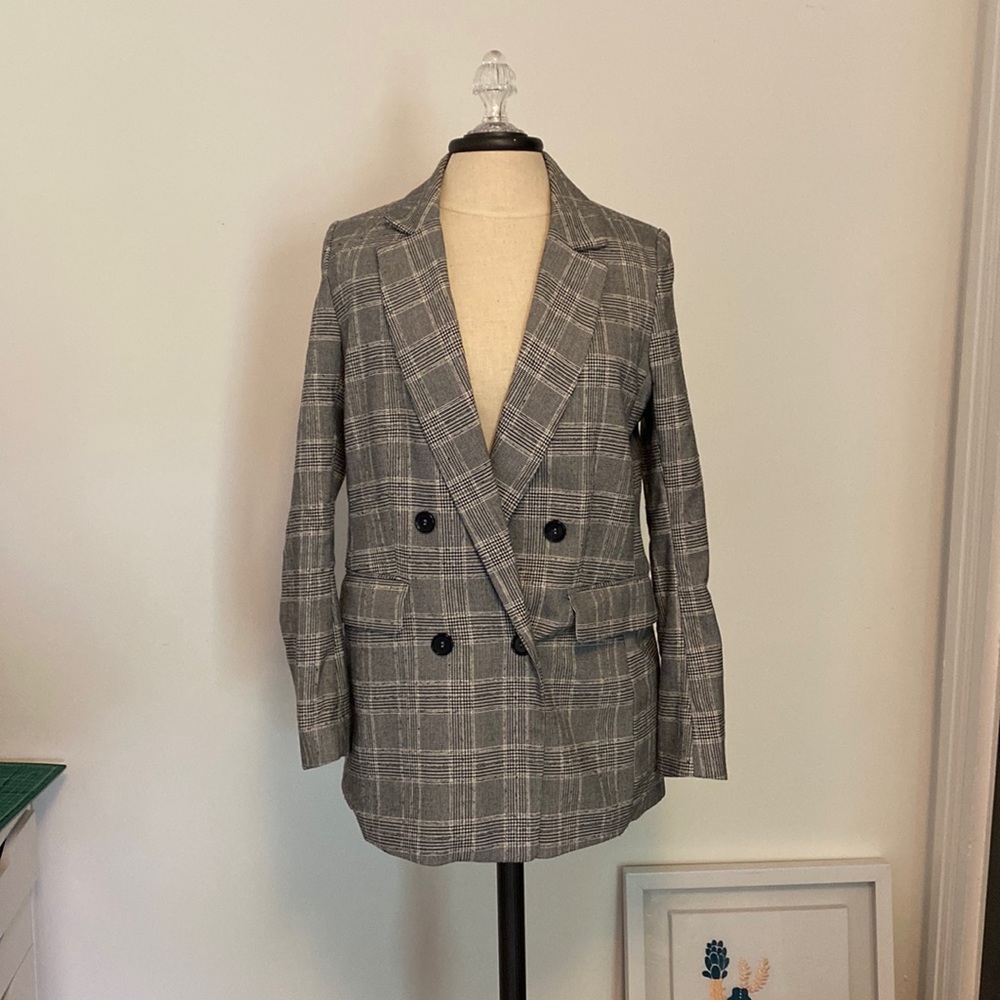 Double breasted black and white blazer